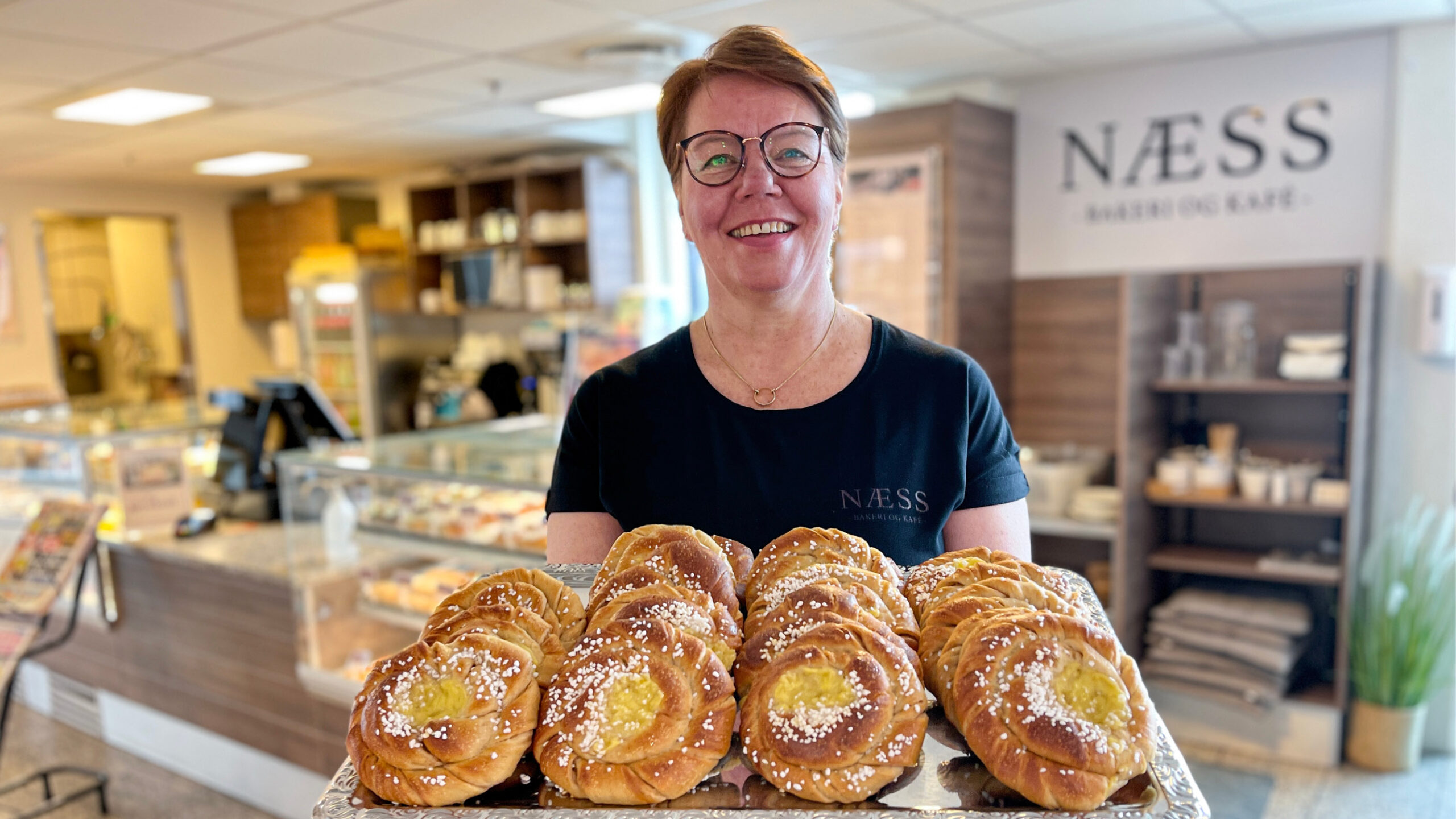 Gunhild Næss, Næss Bakeri og Kafe